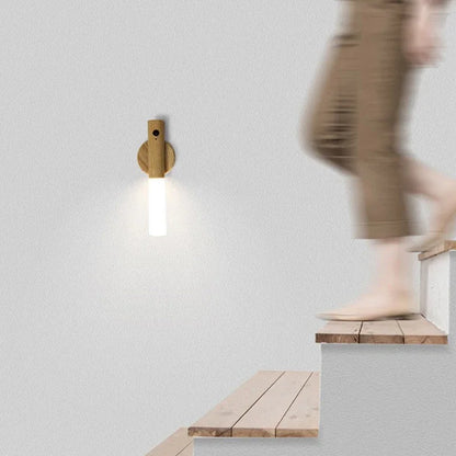 Smart motion sensor light for safe home lighting